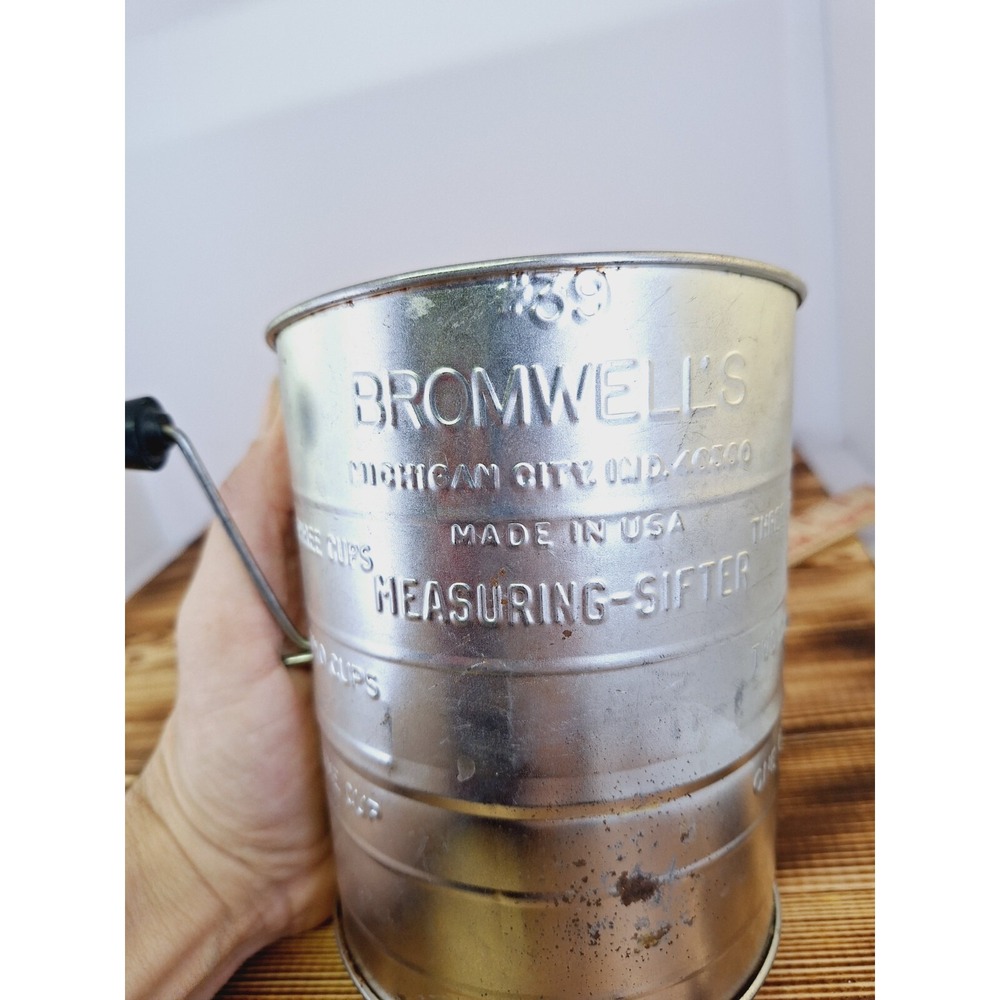 Vintage Bromwell's 3 Cup‎ Measuring Hand Crank Flour Sifter Black Plastic #39 - Picture 10 of 10